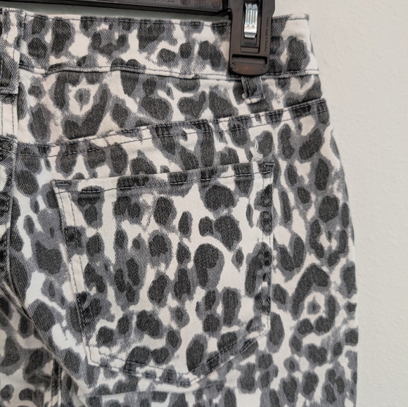 Boston Proper Snow Leopard Print Jeans Size 30 - Picture 5 of 9